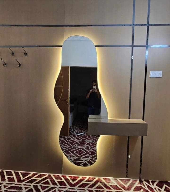 مدخل بديل خشب مع مرايا تفصيل بجده